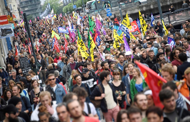 648x415_manifestation-contre-les-black-box.jpg